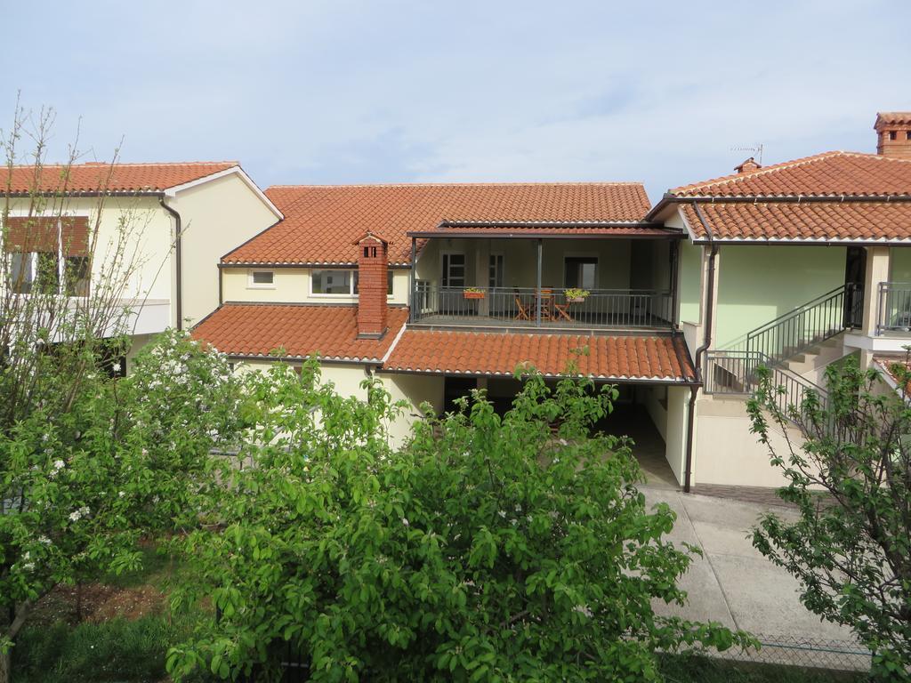Apartment Mare Medulin Exterior photo